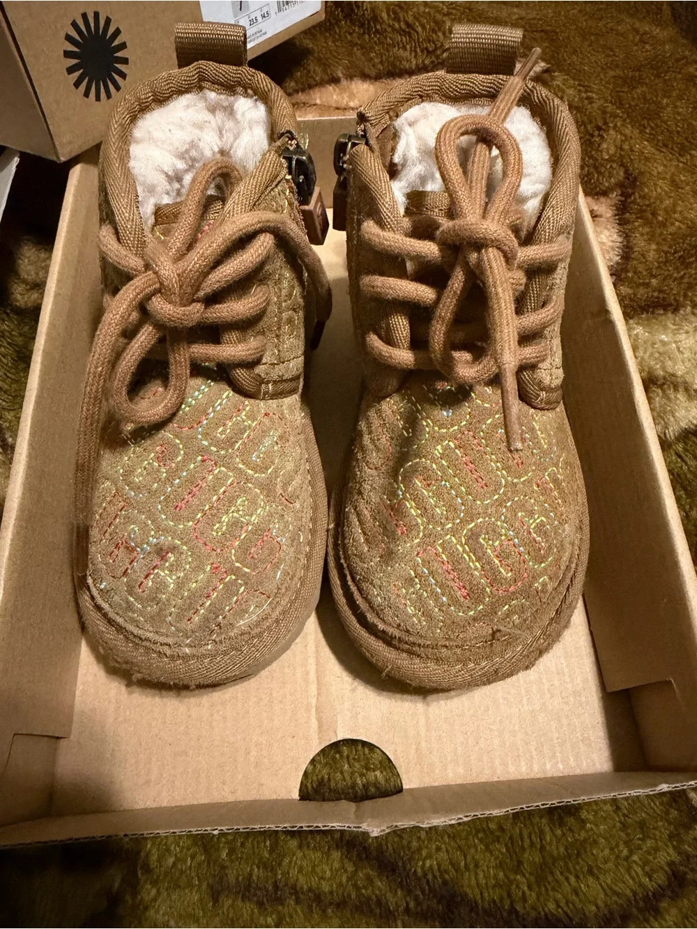 UGG Kids Chestnut Glitter Lace-Up Zip Boot